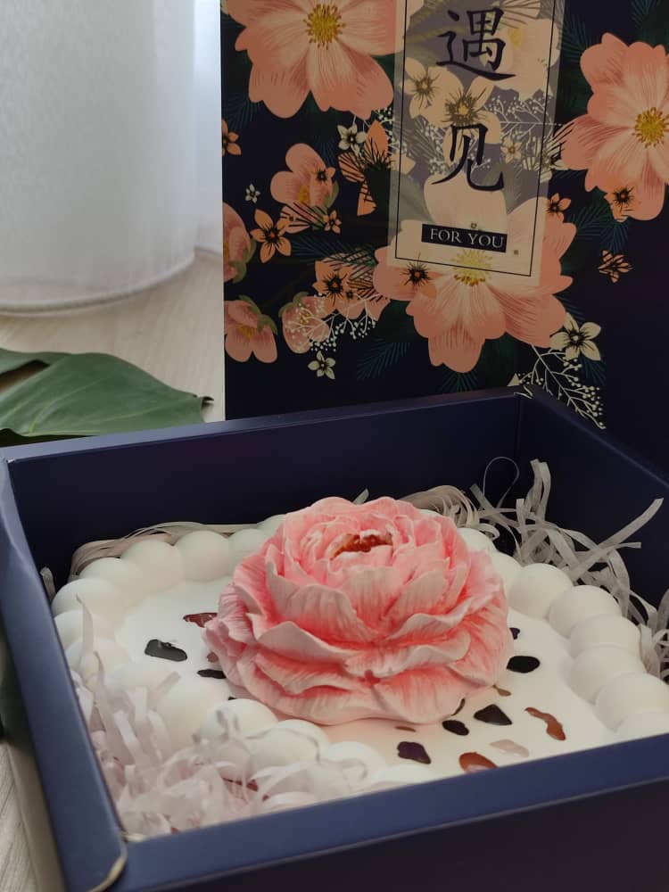 Peony Flower Gift Set - Image 2